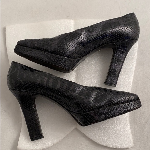 Yves Saint Laurent black snakeskin platform pumps - Picture 9 of 14